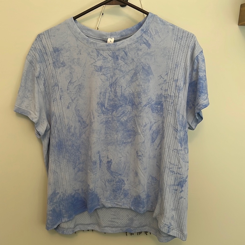 Blue lulu lemon top